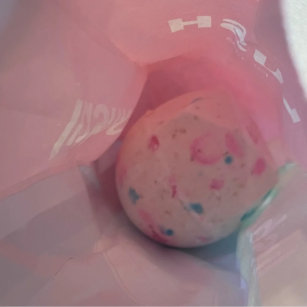 BRAND NEW LUSH BUBBLE BARS ~NWOT 🛁